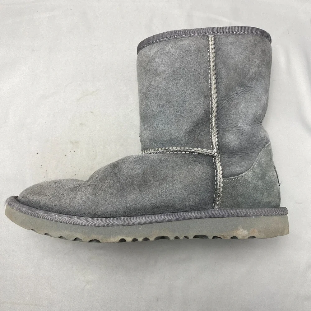 UGG Kids Classic II‎ Boot Size 5 Gray Winter Shearling 6.5